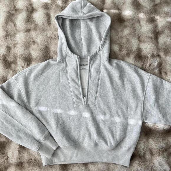 abercrombie sunday half zip so so soft and never worn! - Picture 2 of 3